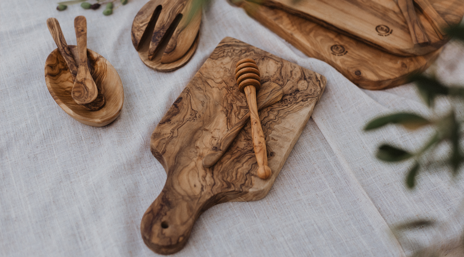 Durable et élégant : ustensiles de cuisine en bois d'olivier à base d'huile et de vinaigre